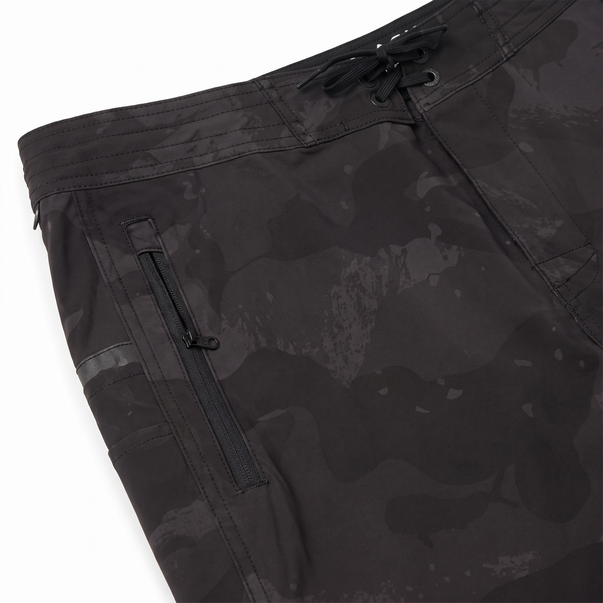 18" Boardshorts — Brush Camo — detail